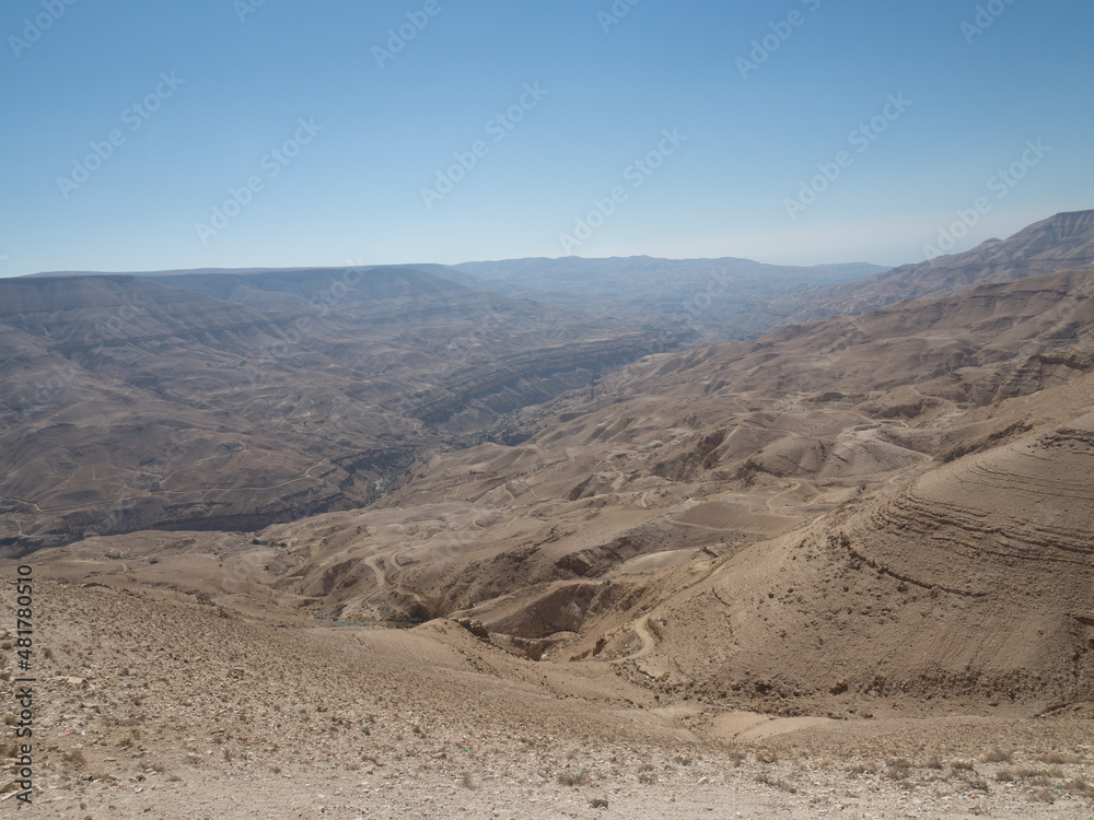 Vistas desde un mirador en la Carretera del Rey, Jordania, Oriente Medio, Asia Vistas desde un mirador en la Carretera del Rey, Jordania, Oriente Medio, Asia
