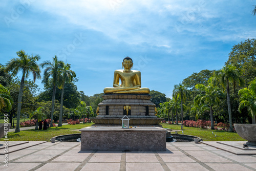 Statue of Guddha, Viharamahadevi Park Colombo photo