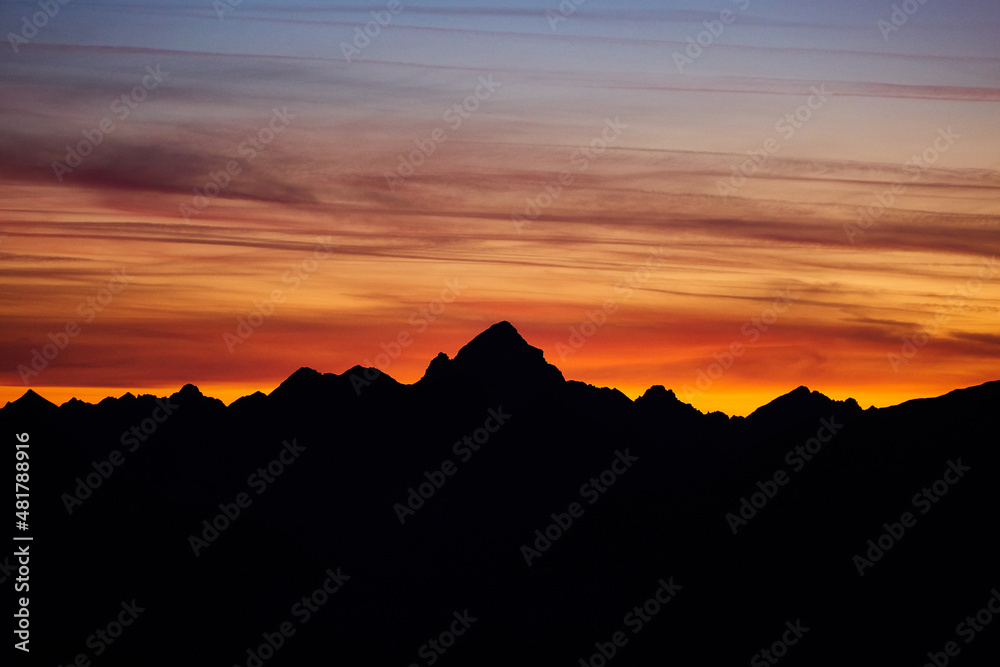 Morgenstimmung am Mindelheimer Klettersteig mit Blick zum Hochvogel.