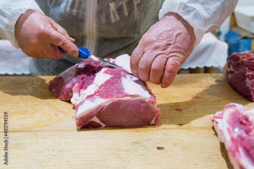 La lavorazione della carne di maiale photo