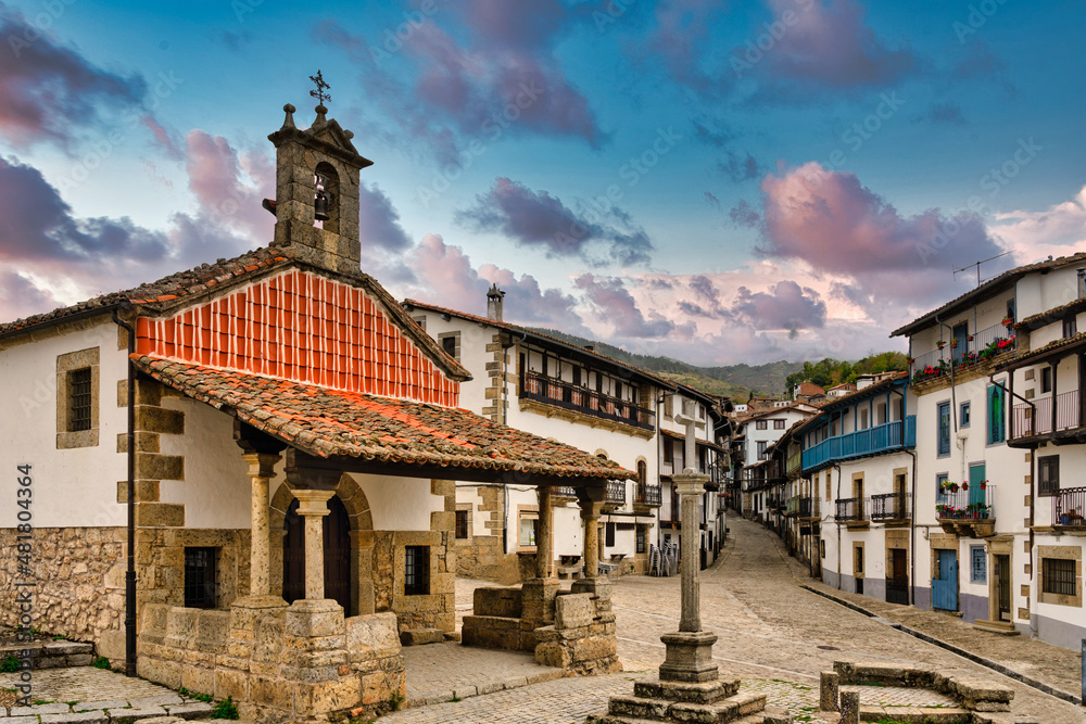 typical town of Candelario in the province of Salamanca in Spain. - obrazy, fototapety, plakaty 