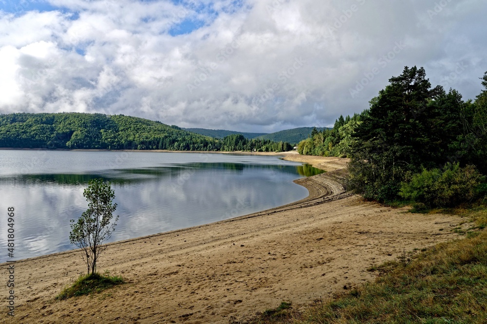  Le Lac-d'Issarlès, Ardèche, Auvergne-Rhône-Alpes, France
