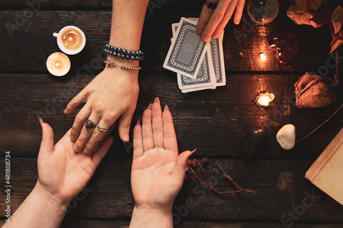 Foto tarot fortune teller, magic and the occult, occult sciences, divination and pred