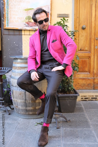 Mężczyzna w różowej marynarce - Wiosna 2022 Pink Blazer - Spring 2022