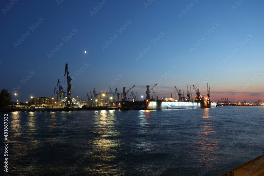 Hamburg Hafen / Hamburg Harbour...