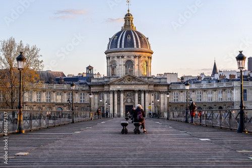 Institut de France depuis le Pont des Arts - Paris - France