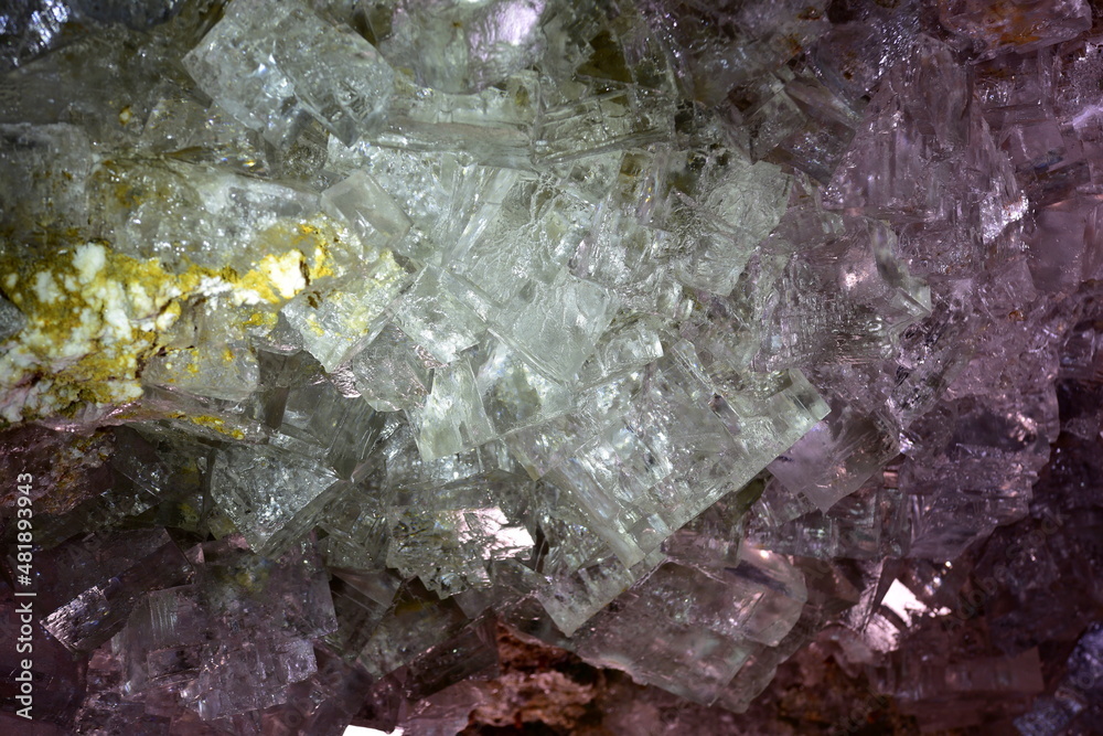 Wieliczka, krysztaly soli kamiennej w Grocie Krysztalowej, rezerwat przyrody,   - obrazy, fototapety, plakaty 