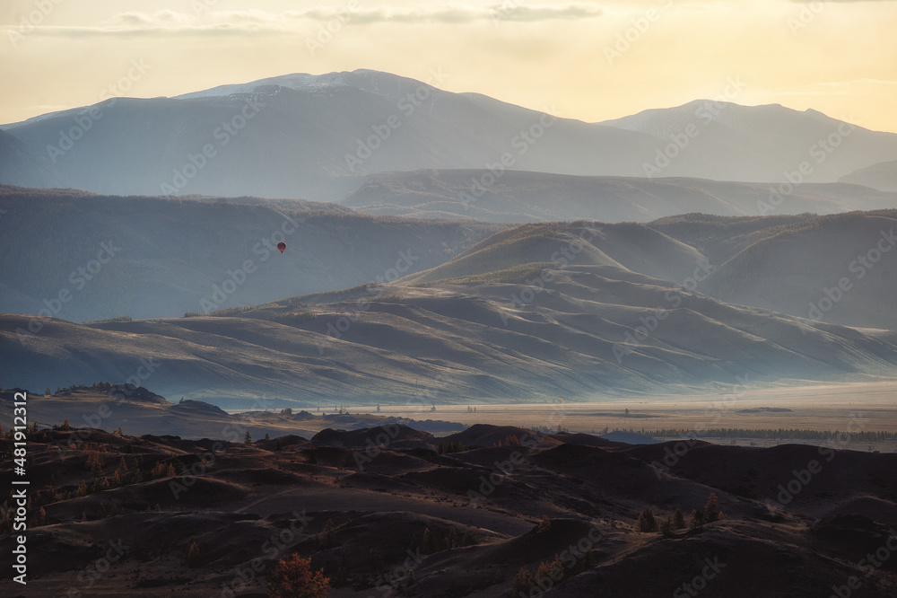 Air balloon under Altay mountains 