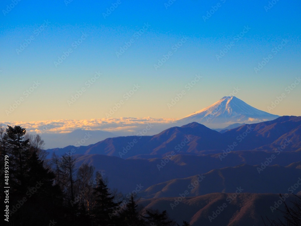 稜線から望む富士山