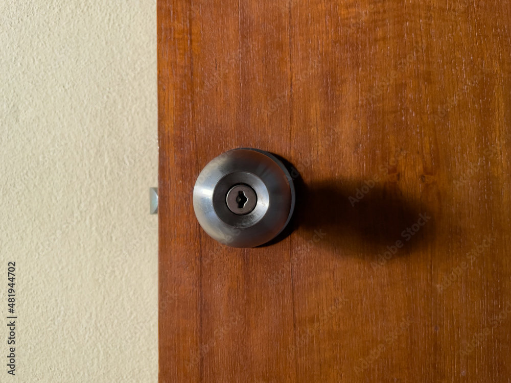 door handle on door door handle on door
