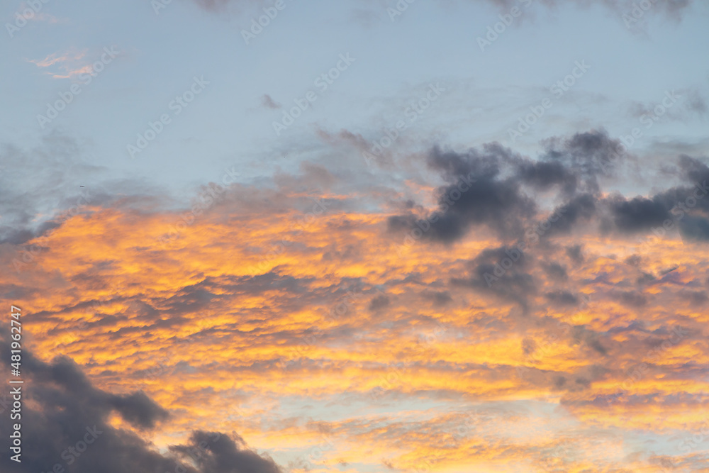 evening blue sky at sunset Make the fluffy clouds have beautiful colors.