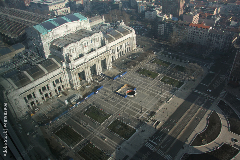 Fototapeta premium Aerial view of Milan fron the new tower