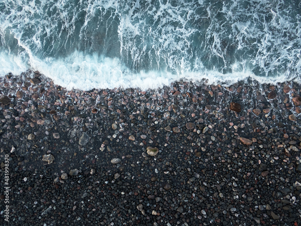 Obraz premium Brandung an der Felsenküste im Norden von Bali