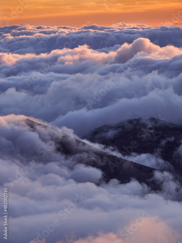 Mar de nubes al atardecer en Parque NAcional Sierra de las Nieves