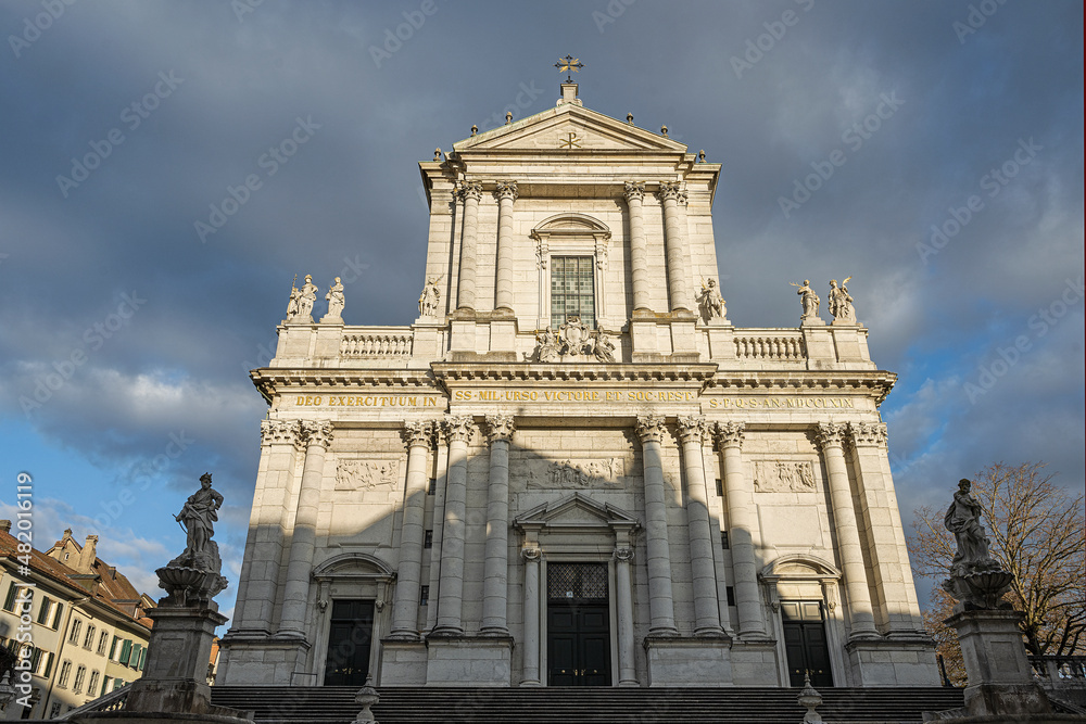 Fassade der Kathedrale St. Urs und Viktor, Solothurn, Schweiz