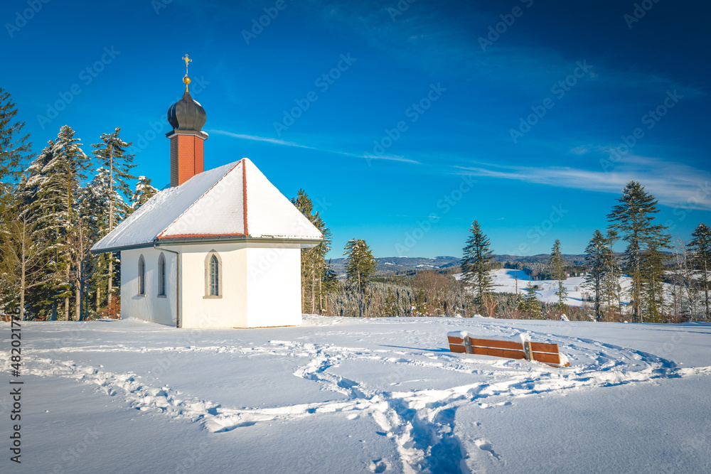 Winterliche Ödlandkapelle