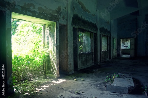 abandoned building in mumbai   india 