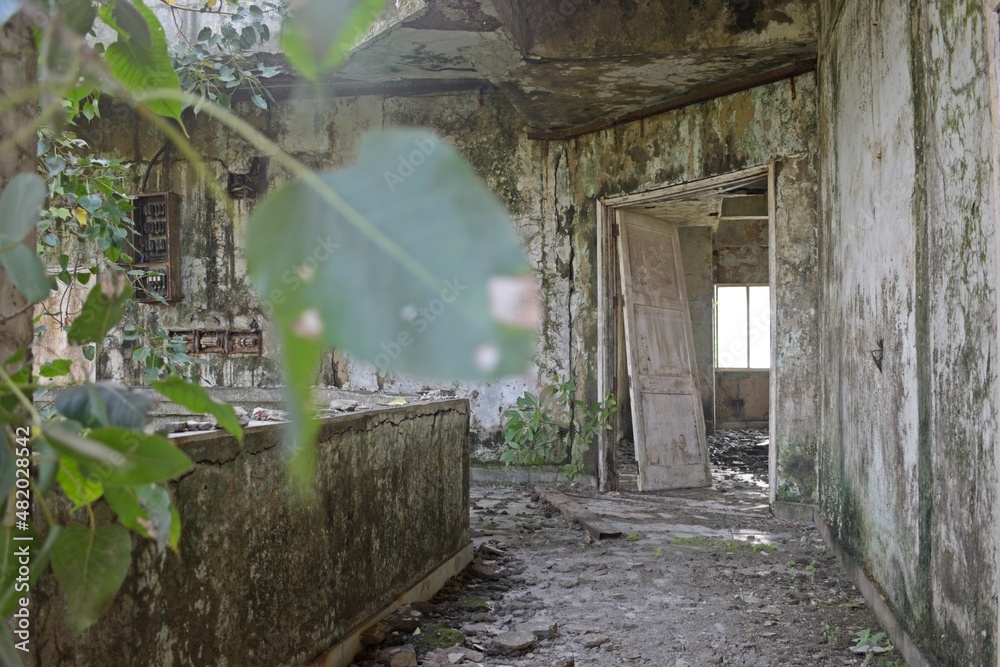 abandoned building abandoned building