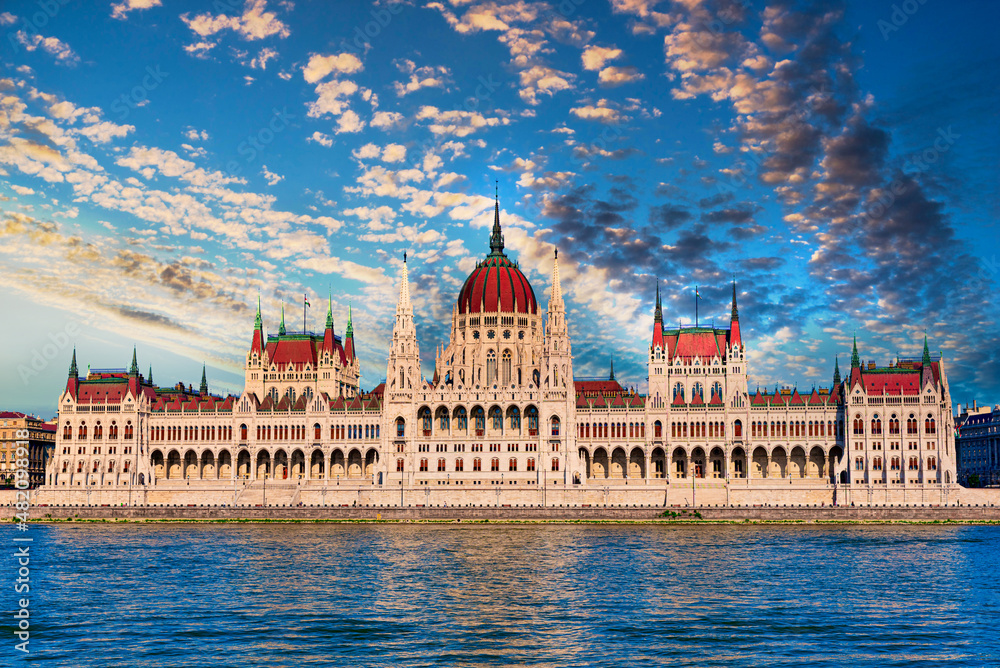 Obraz premium hungarian parliament building