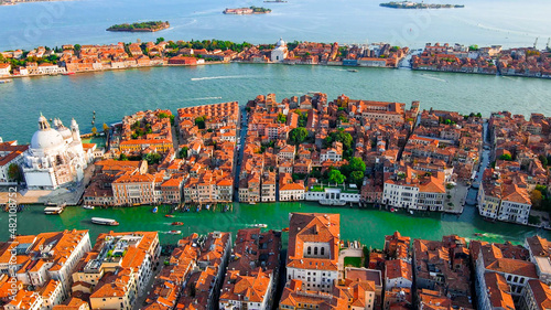 Cuadro en lienzo Aerial View of Venice Rooftops and Canals