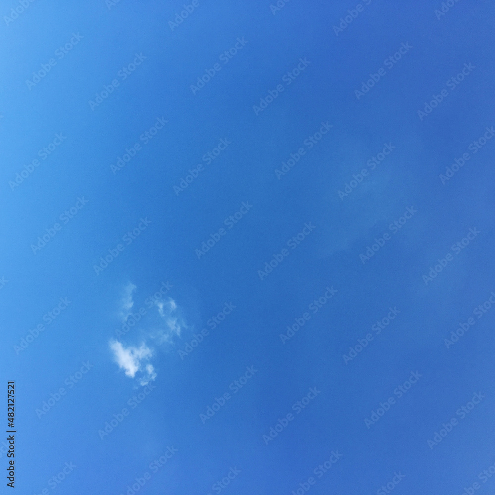 구름 한점 있는 맑은 파란 하늘 / Clear blue sky with a cloud 구름 한점 있는 맑은 파란 하늘 / Clear blue sky with a cloud