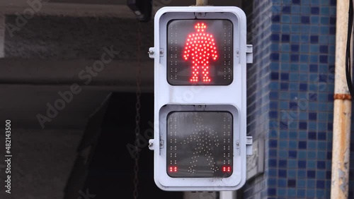 歩行者用信号機 500_F_482143500_dw9cpY4DrrlJQF