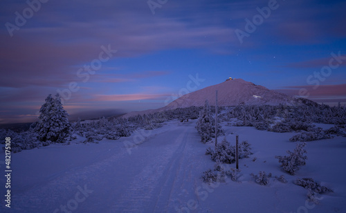 Obraz na płótnie dusk under Sniezka mountain in Karkonosze during winter in Poland w salonie