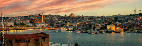Panorama of Istanbul at sunset Fototapet
