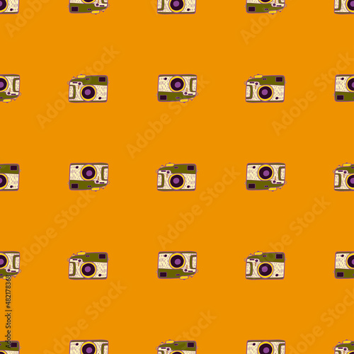 Photo camera vintage seamless pattern. Retro photo cameras design. Repeated texture in doodle style.