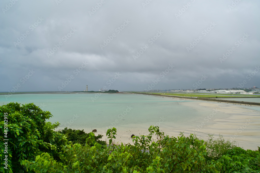 The beach view with bad wether.
The typhoon is coming in Okinawa.