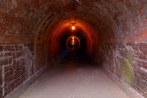 古いトンネルイメージ３