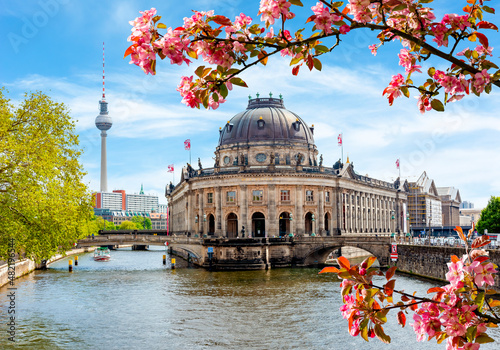 Obraz na płótnie Museum island in spring, Berlin, Germany w salonie
