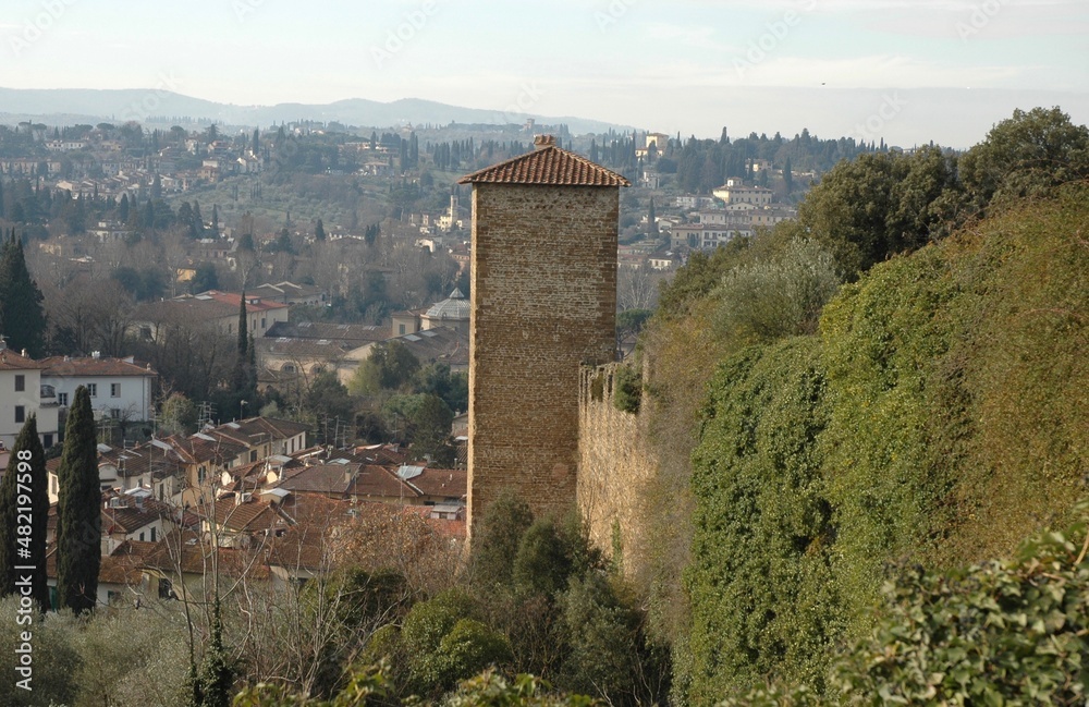 Torre di guardia dal giardino di Palazzo Pitti . Firenze