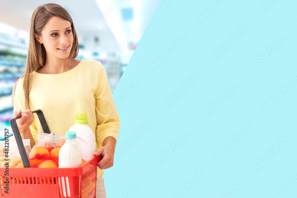 Woman doing grocery shopping at the supermarket Woman doing grocery shopping at the supermarket