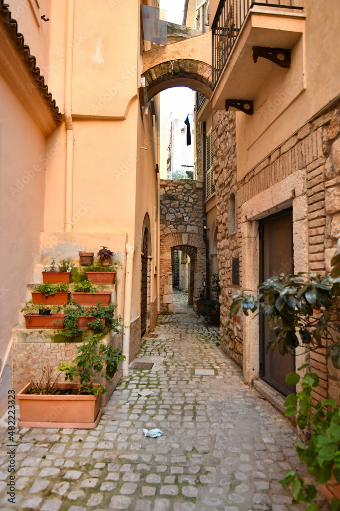Obraz premium An alley of Gaeta, a medieval town of Lazio region, Italy.