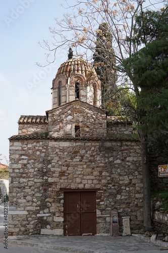 Obraz na płótnie Kirche der Verklärung des Erlösers in Athen am Akropolishügel w salonie