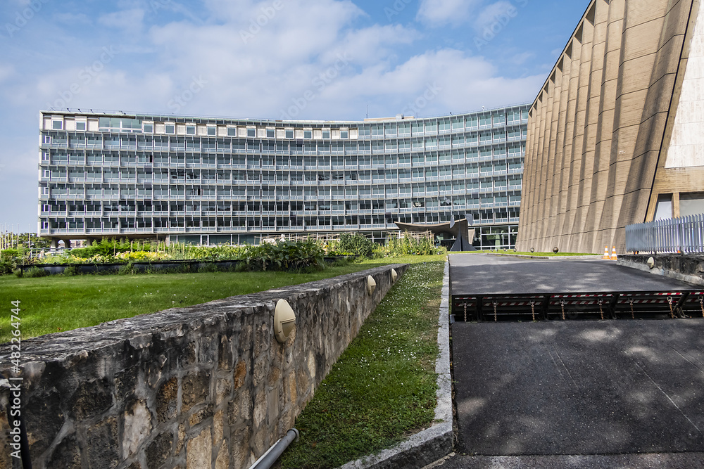 UNESCO headquarters (1958) at 7, place