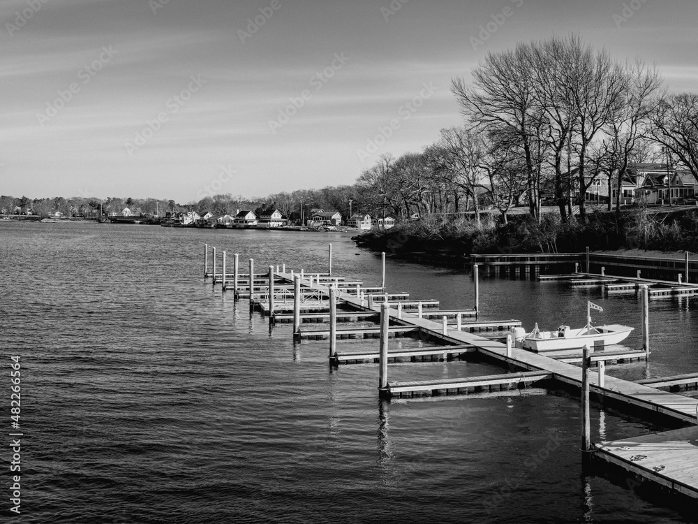 Obraz premium Commercial boat dock monochrome image