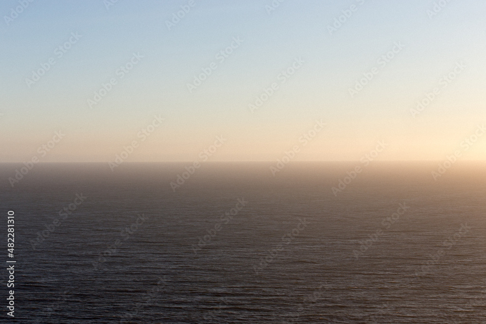 Fototapeta premium sunrise over the sea