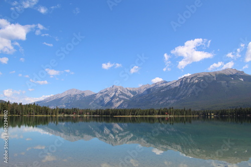 Fototapeta Naklejka Na Ścianę i Meble -  lake edith reflections, Jasper National Park, Alberta