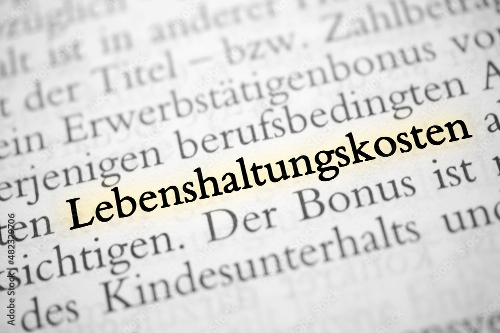 Lebenshaltungskosten - Text mit gelber Markierung Lebenshaltungskosten - Text mit gelber Markierung