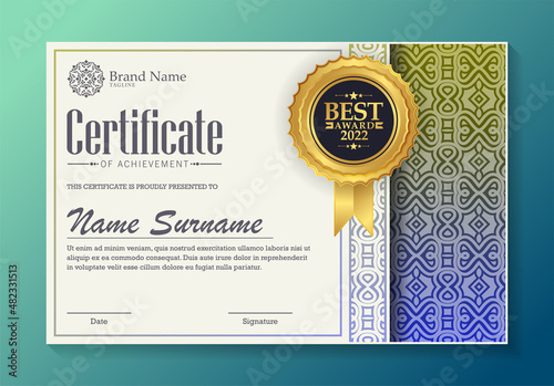 certificate of achievement with ornament pattern