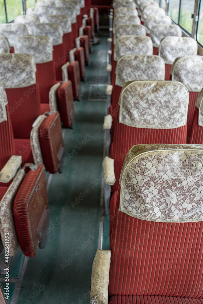 Obraz premium 古いバスの中