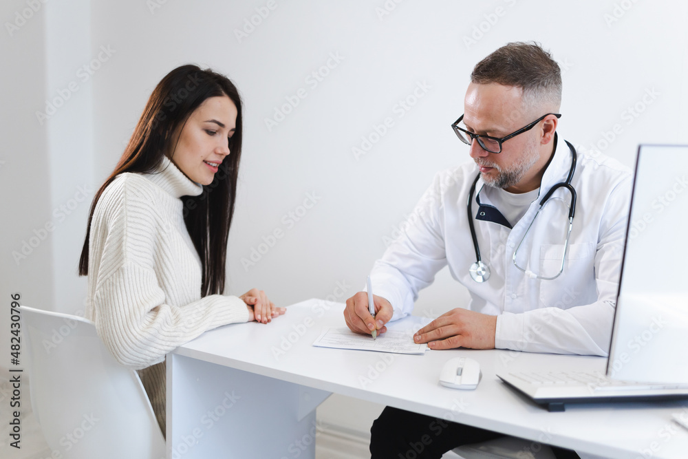 Doctor documents all the patient's complaints Doctor documents all the patient's complaints