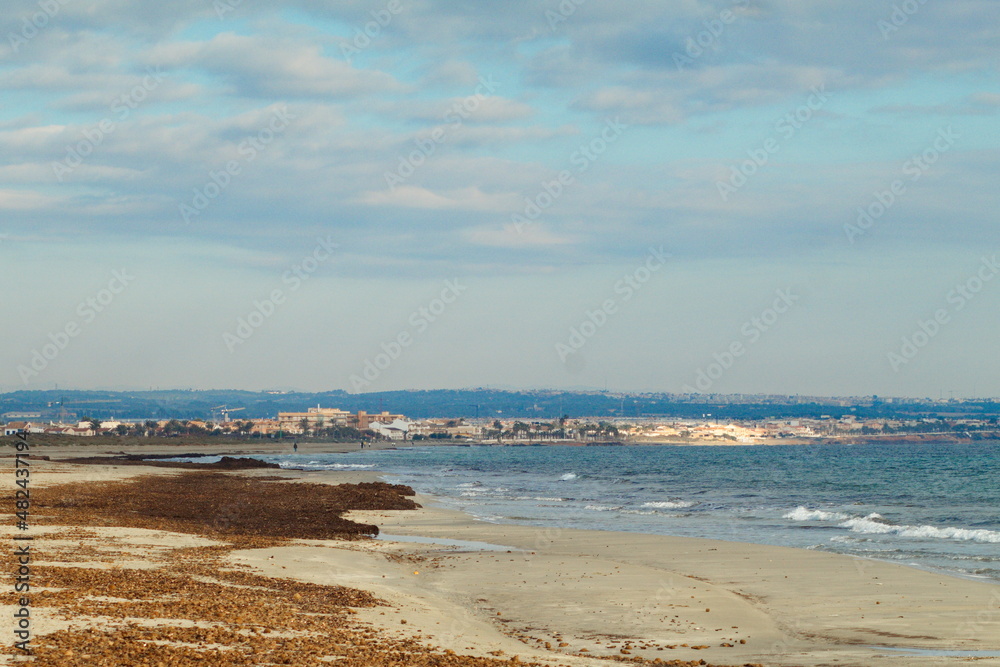 Paradisiacal beaches of the Spanish coast to take a refreshing swim