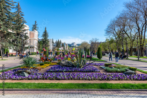 Billede på lærred view of the resort boulevard, the main tourist street for walking in Kislovodsk