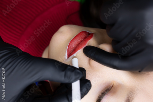 permanent lip tattooing procedure marking the lips before tattooing