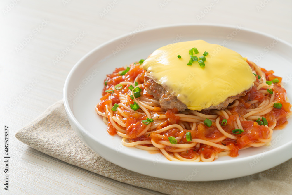 Spaghetti Tomato Sauce with Hamburg and Cheese Spaghetti Tomato Sauce with Hamburg and Cheese