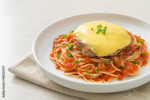 Spaghetti Tomato Sauce with Hamburg and Cheese