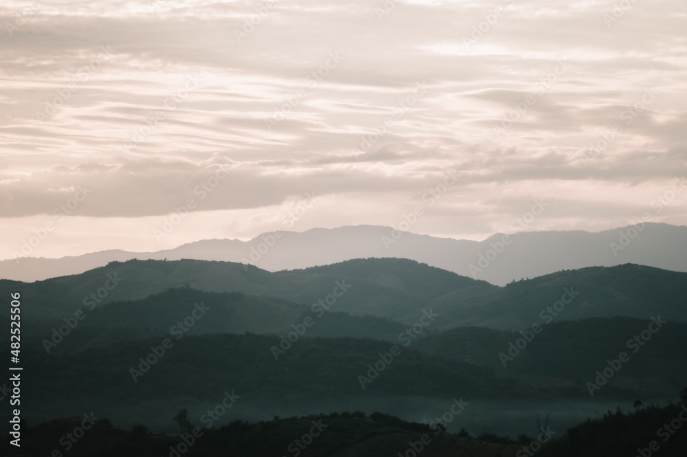 Obraz premium mountains and sunset